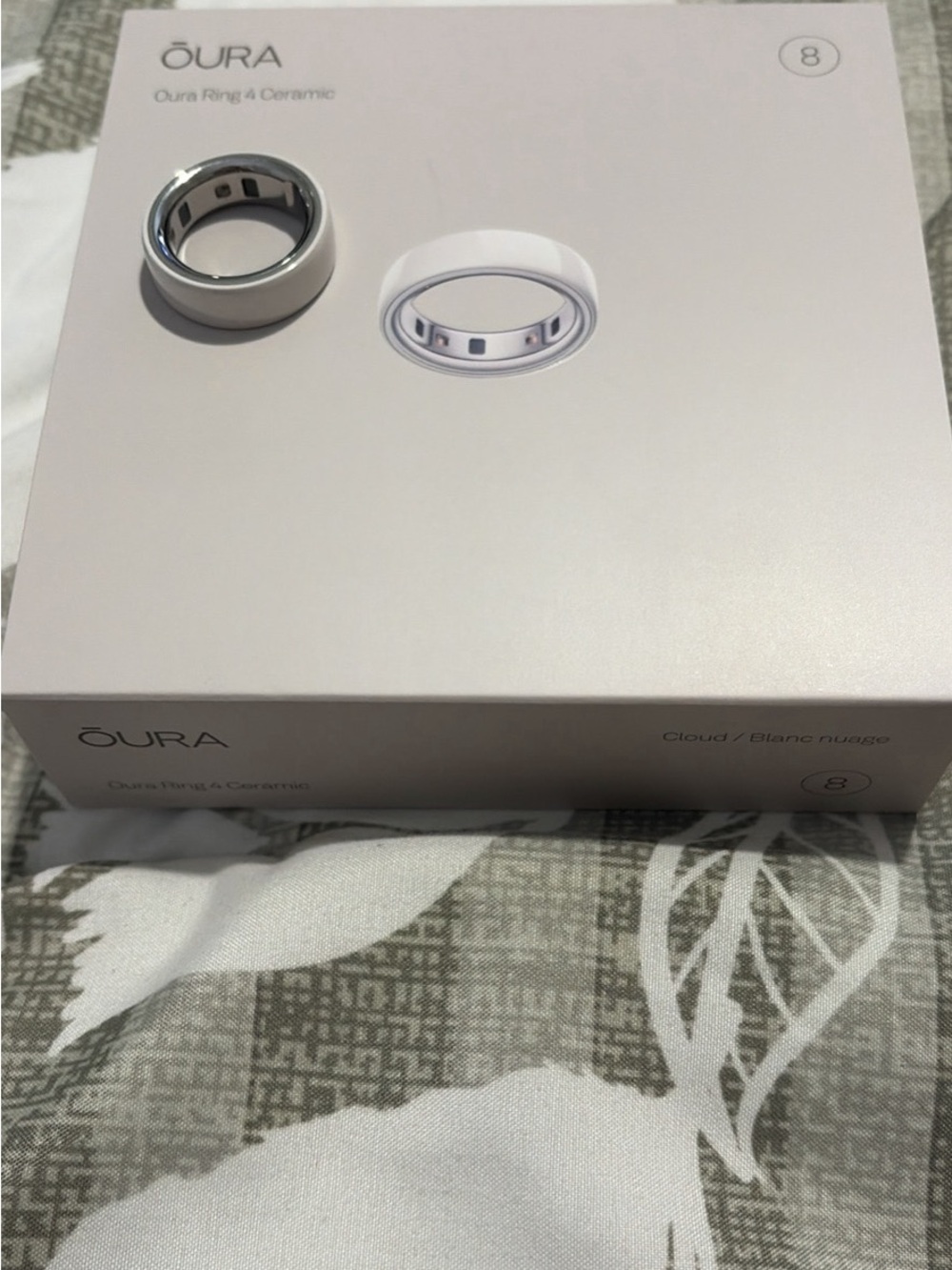Oura Smart Ring size 8 in Cloud White with Silver Accent